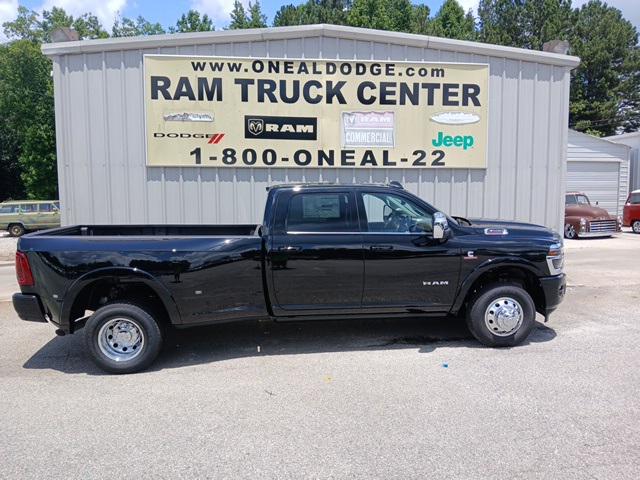 2025 RAM Ram 3500 RAM 3500 LIMITED LONGHORN CREW CAB 4X4 8 BOX