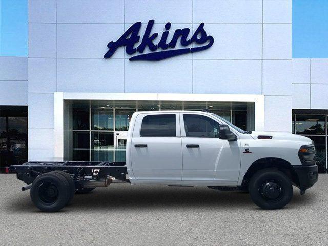 2025 RAM Ram 3500 Chassis Cab RAM 3500 TRADESMAN CREW CAB CHASSIS 4X4 60 CA