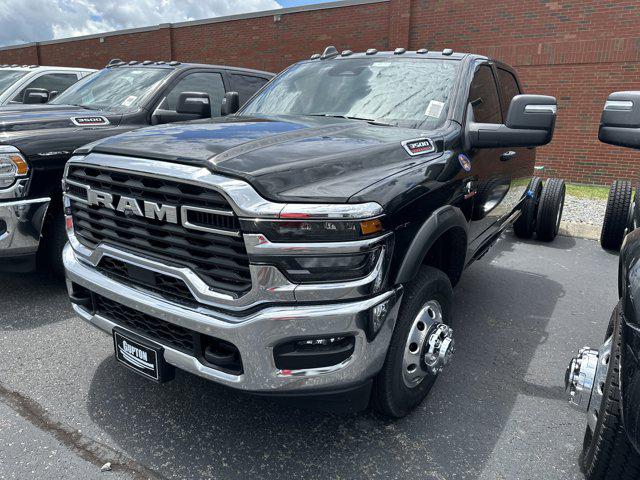2025 RAM Ram 3500 Chassis Cab RAM 3500 TRADESMAN CREW CAB CHASSIS 4X4 60 CA