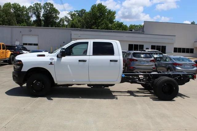 2025 RAM Ram 3500 Chassis Cab RAM 3500 TRADESMAN CREW CAB CHASSIS 4X4 60 CA