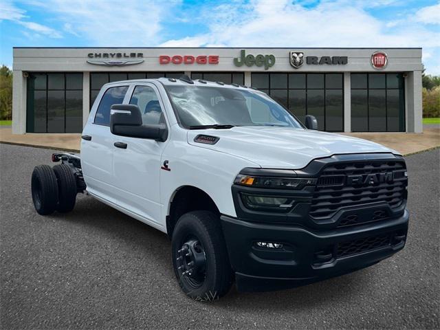 2025 RAM Ram 3500 Chassis Cab RAM 3500 TRADESMAN CREW CAB CHASSIS 4X4 60 CA