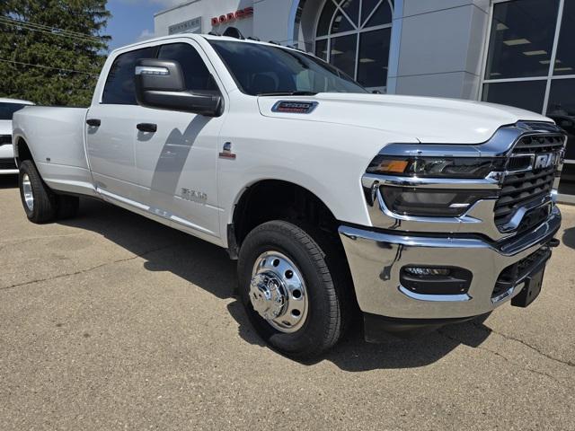 2025 RAM Ram 3500 RAM 3500 BIG HORN CREW CAB 4X4 8 BOX