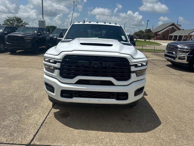 2025 RAM Ram 3500 RAM 3500 LIMITED CREW CAB 4X4 8 BOX
