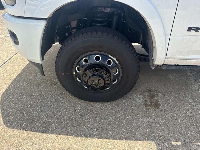 2025 RAM Ram 3500 RAM 3500 LIMITED CREW CAB 4X4 8 BOX