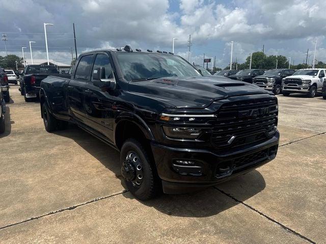2025 RAM Ram 3500 RAM 3500 LIMITED CREW CAB 4X4 8 BOX