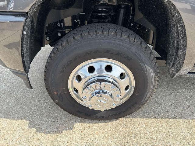 2025 RAM Ram 3500 RAM 3500 LIMITED CREW CAB 4X4 8 BOX