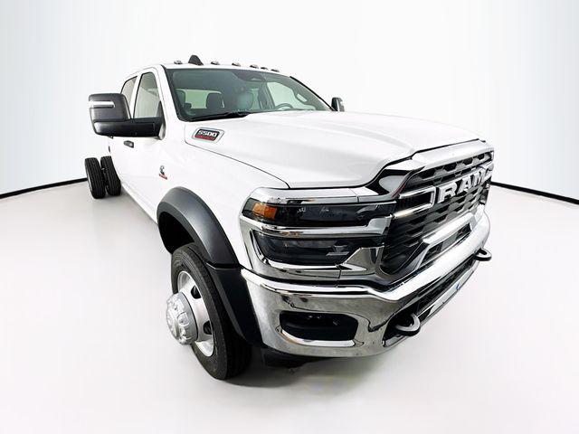 2025 RAM Ram 5500 Chassis Cab RAM 5500 TRADESMAN CHASSIS CREW CAB 4X4 84 CA