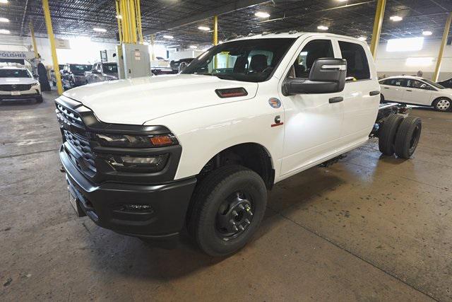 2025 RAM Ram 3500 Chassis Cab RAM 3500 TRADESMAN CREW CAB CHASSIS 4X4 60 CA