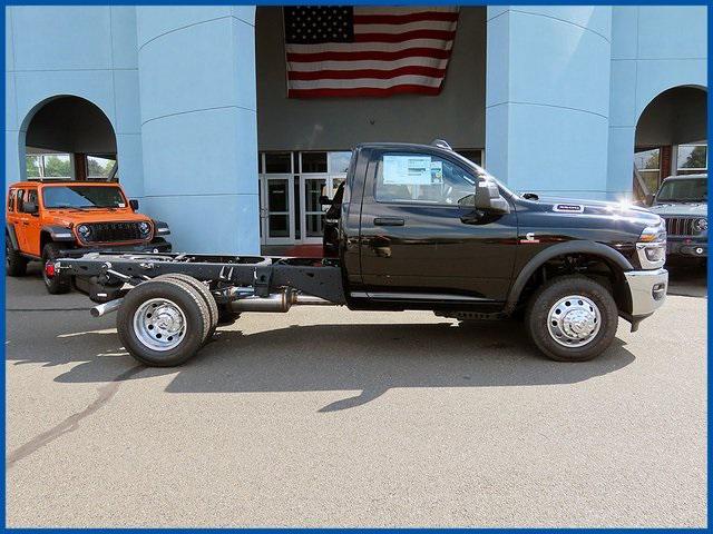 2025 RAM Ram 3500 Chassis Cab RAM 3500 TRADESMAN CHASSIS REGULAR CAB 4X4 60 CA