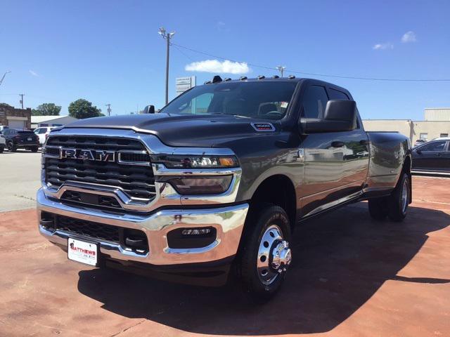 2025 RAM Ram 3500 RAM 3500 TRADESMAN CREW CAB 4X4 8 BOX