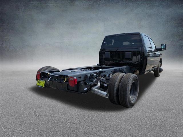 2025 RAM Ram 3500 Chassis Cab RAM 3500 TRADESMAN CREW CAB CHASSIS 4X4 60 CA