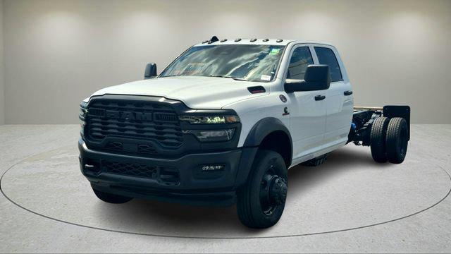 2025 RAM 5500 Chassis RAM 5500 TRADESMAN CHASSIS CREW CAB 4X4 84 CA
