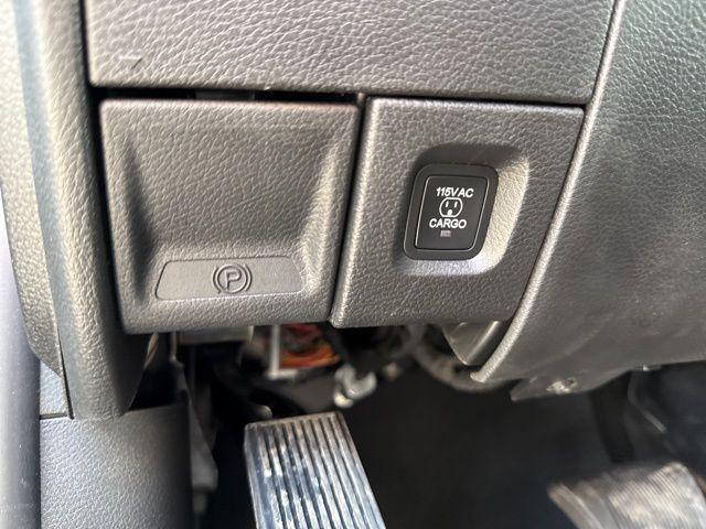 2025 Ram 2500 Tradesman Crew Cab 4x4 6'4" Box