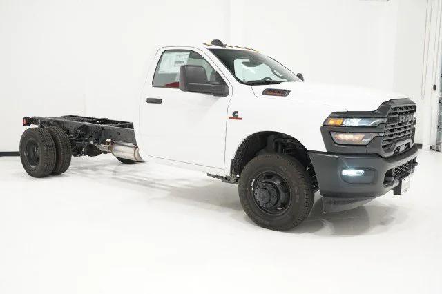 2025 RAM Ram 3500 Chassis Cab RAM 3500 TRADESMAN CHASSIS REGULAR CAB 4X4 84 CA