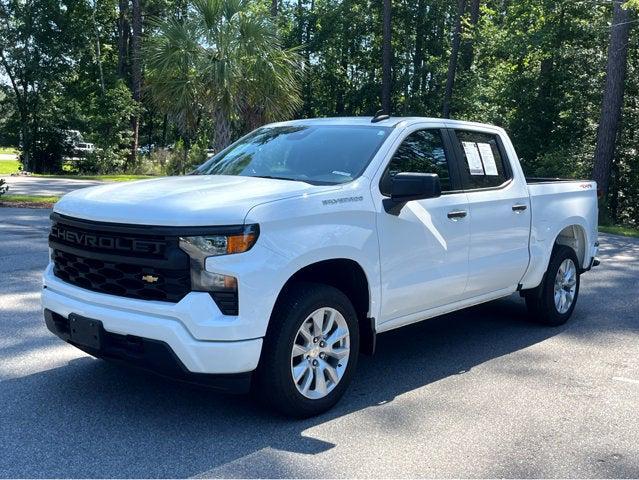 2022 Chevrolet Silverado 1500 4WD Crew Cab Short Bed Custom