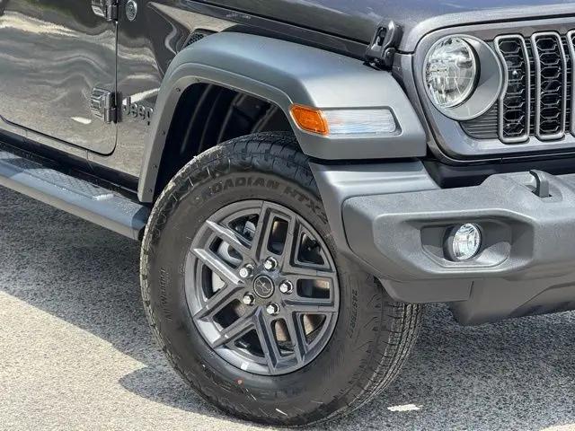 2025 Jeep Wrangler 4-Door Summit 4x4