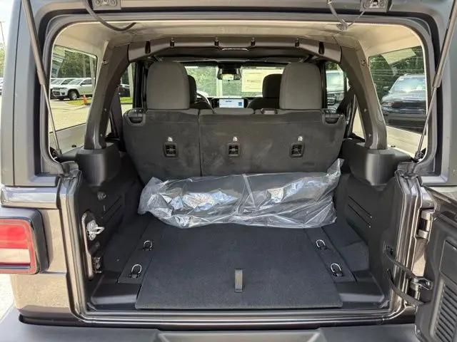 2025 Jeep Wrangler 4-Door Summit 4x4
