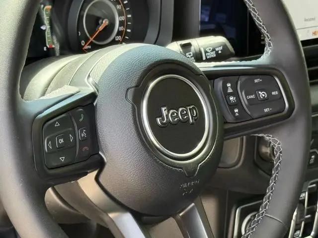 2025 Jeep Wrangler 4-Door Summit 4x4