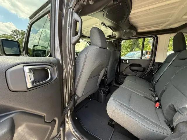 2025 Jeep Wrangler 4-Door Summit 4x4