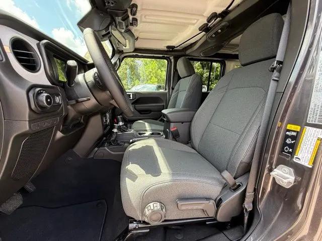 2025 Jeep Wrangler 4-Door Summit 4x4