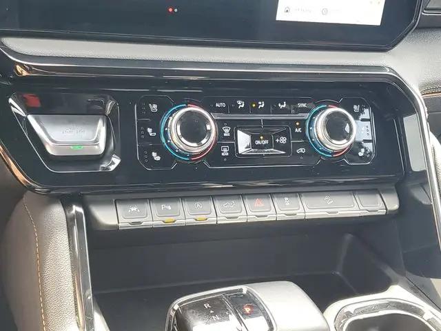 2024 GMC Sierra 1500 4WD Crew Cab Short Box AT4