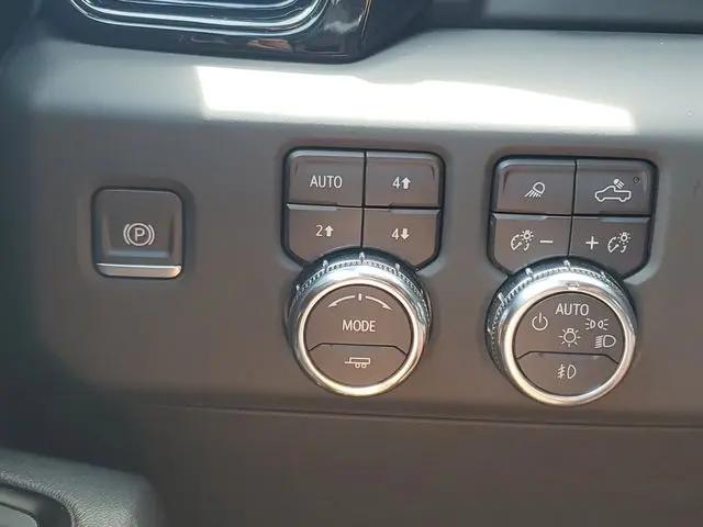 2024 GMC Sierra 1500 4WD Crew Cab Short Box AT4