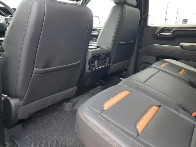 2024 GMC Sierra 1500 4WD Crew Cab Short Box AT4