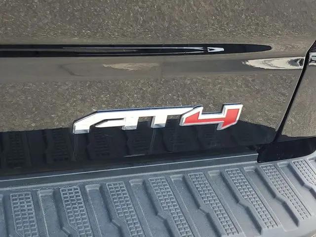 2024 GMC Sierra 1500 4WD Crew Cab Short Box AT4