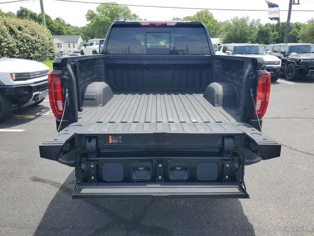 2024 GMC Sierra 1500 4WD Crew Cab Short Box AT4