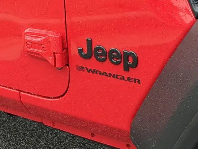 2025 Jeep Wrangler 4-Door Summit 4x4