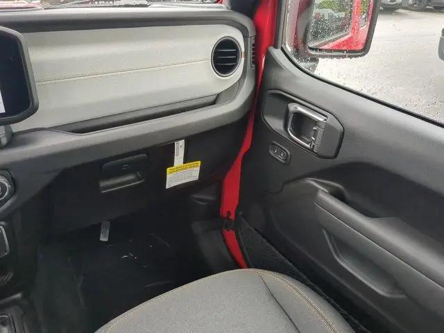 2025 Jeep Wrangler 4-Door Summit 4x4