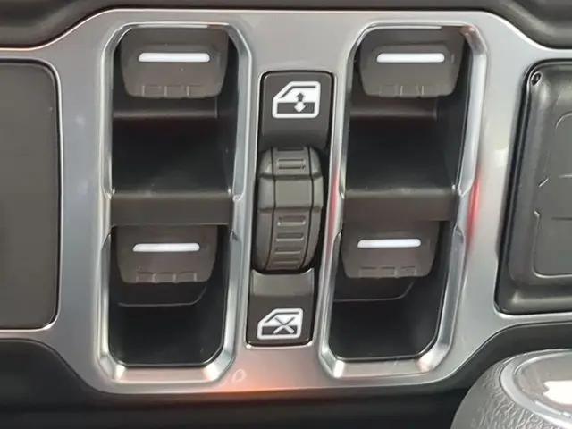 2025 Jeep Wrangler 4-Door Summit 4x4