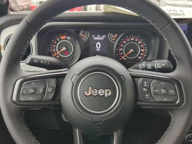 2025 Jeep Wrangler 4-Door Summit 4x4