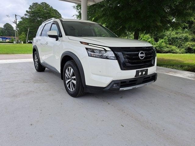 2022 Nissan Pathfinder SL 2WD