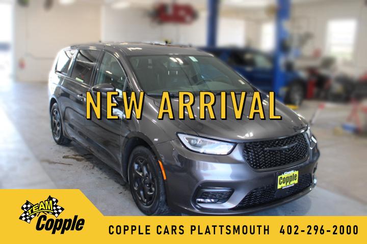 2022 Chrysler Pacifica Hybrid Touring L for sale in Plattsmouth, NE
