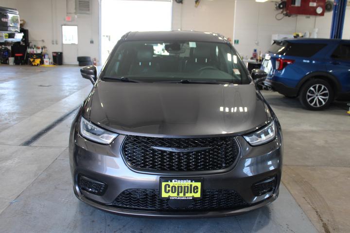 2022 Chrysler Pacifica Hybrid Touring L