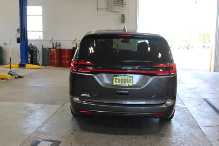 2022 Chrysler Pacifica Hybrid Touring L