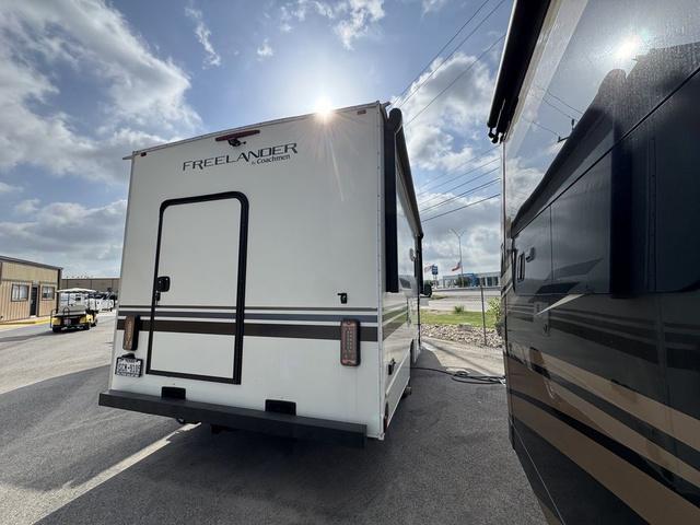 2021 Ford E-350 Cutaway Unknown