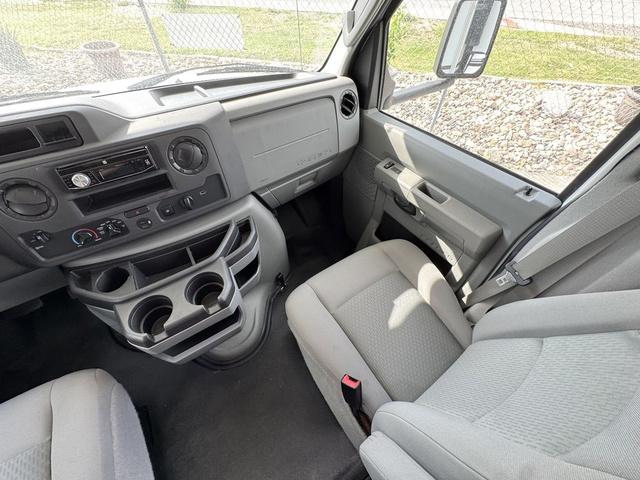 2021 Ford E-350 Cutaway Unknown