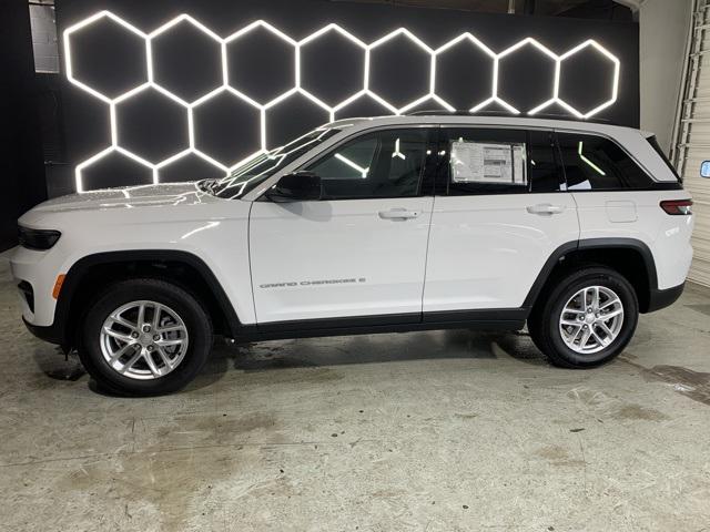 2025 Jeep Grand Cherokee GRAND CHEROKEE LAREDO X 4X4