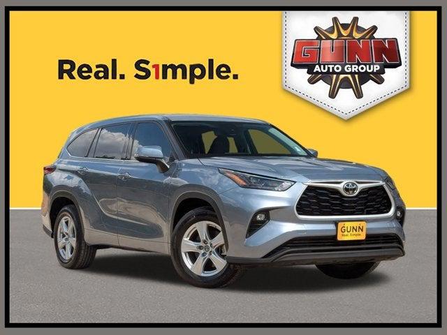 2022 Toyota Highlander LE