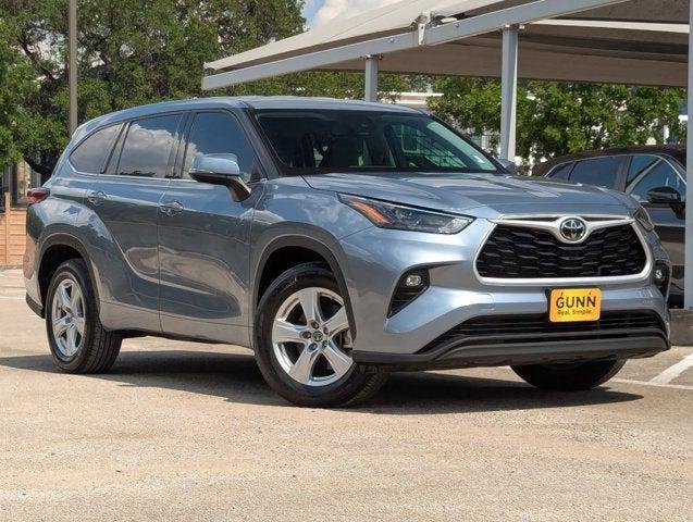 2022 Toyota Highlander LE