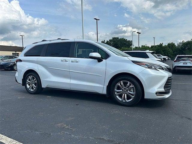 2023 Toyota Sienna Platinum