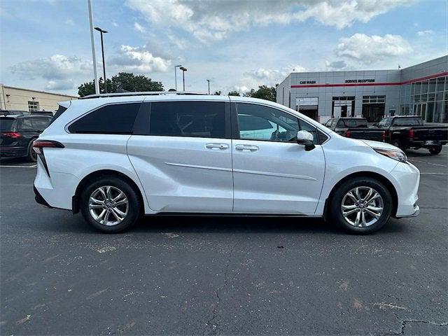 2023 Toyota Sienna Platinum