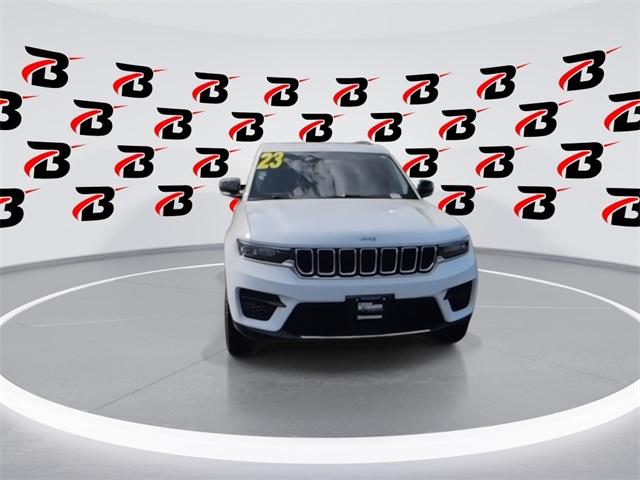 2023 Jeep Grand Cherokee Laredo 4x4