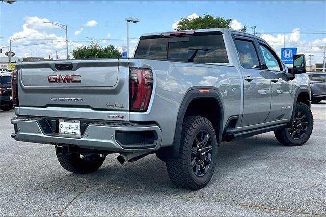 2025 GMC Sierra 2500HD 4WD Crew Cab Standard Bed AT4