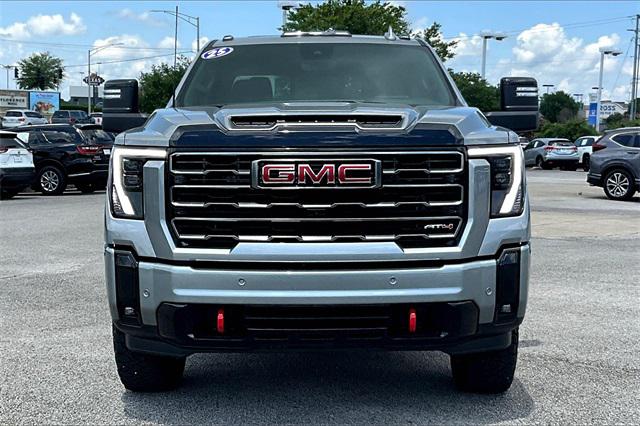 2025 GMC Sierra 2500HD 4WD Crew Cab Standard Bed AT4