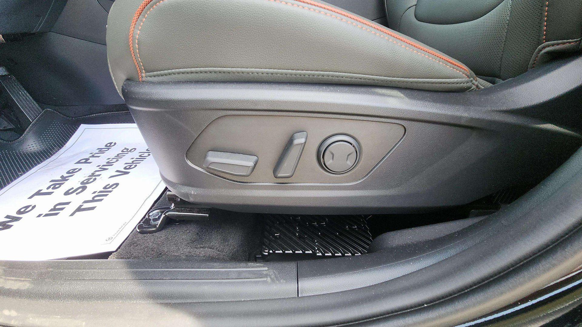 2025 Hyundai Santa Cruz Limited - Photo 14