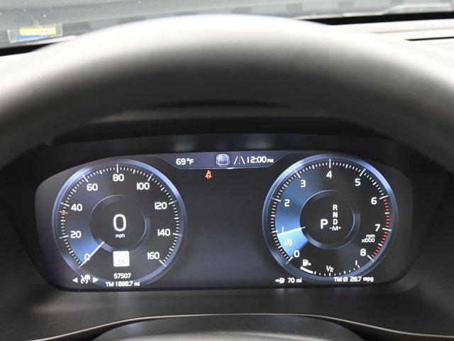 2022 Volvo XC40 T4 Momentum