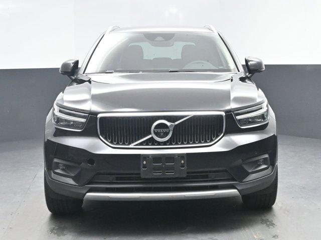 2022 Volvo XC40 T4 Momentum